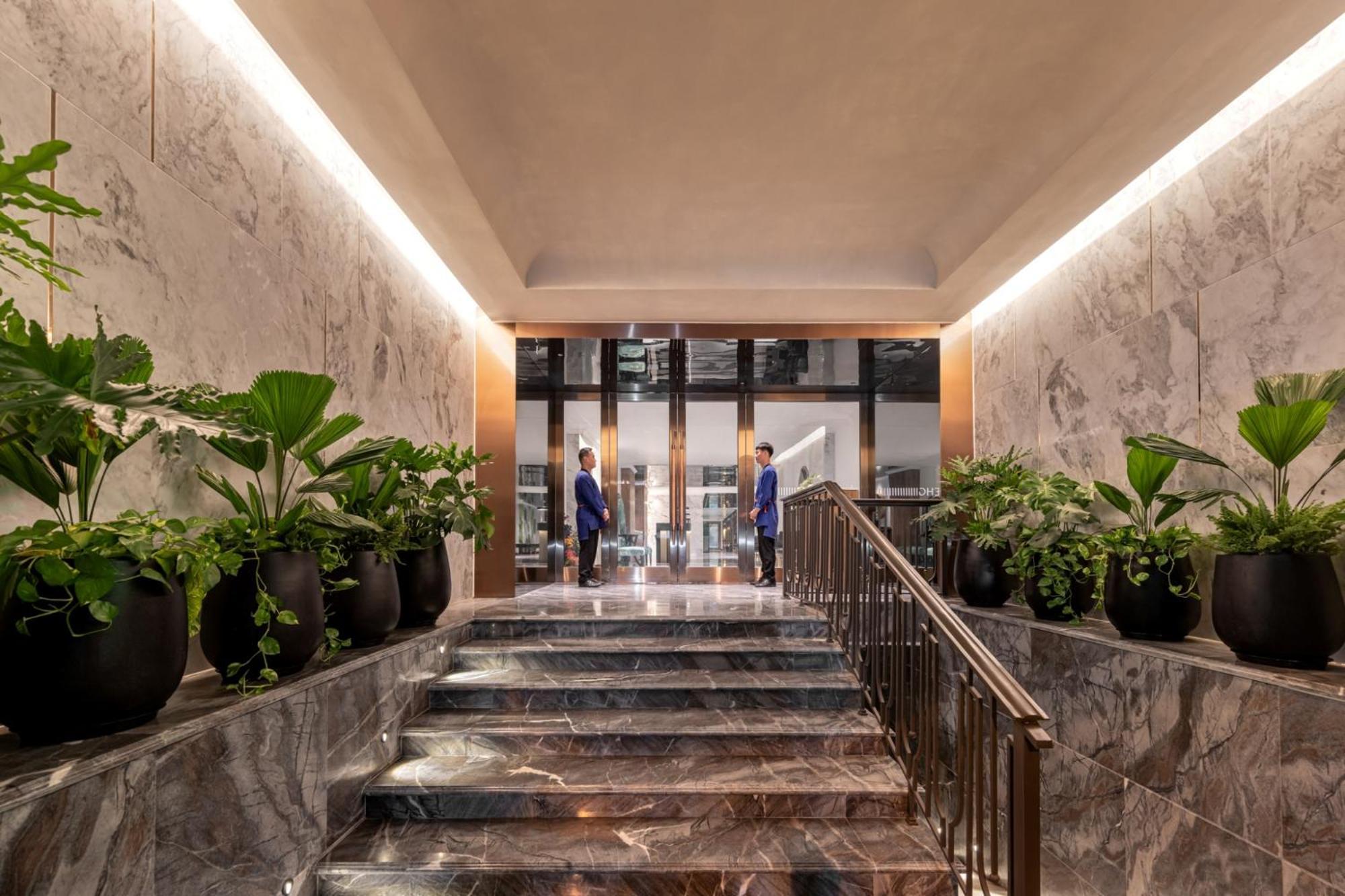 La Siesta Classic Hang Thung Hanoi Exterior photo Entrance to the hotel